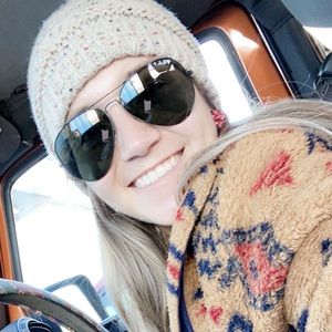 Meet your Posher, Arissa